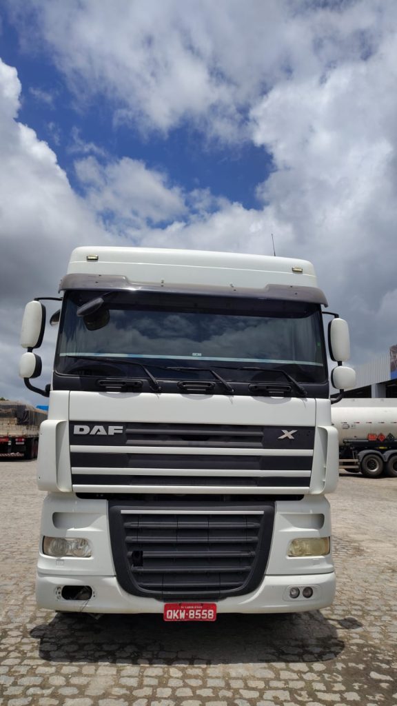 DAF/XF105 FTS 460 seminovo